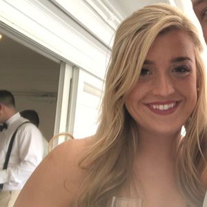 Meet your Posher, Kayla